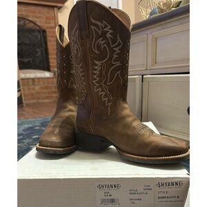 Shyanne Tan Cowboy Boots with Classic Western Design